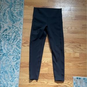 New Mono B Highwaisted Essential Solid Leggings